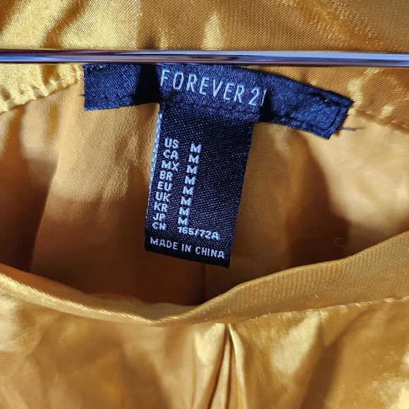 FOREVER 21, Yellow satin pleated mini skirt Size M - Picture 2 of 6